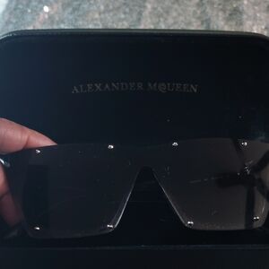 🔥Alexander McQueen Dark Lens Sunglasses🔥